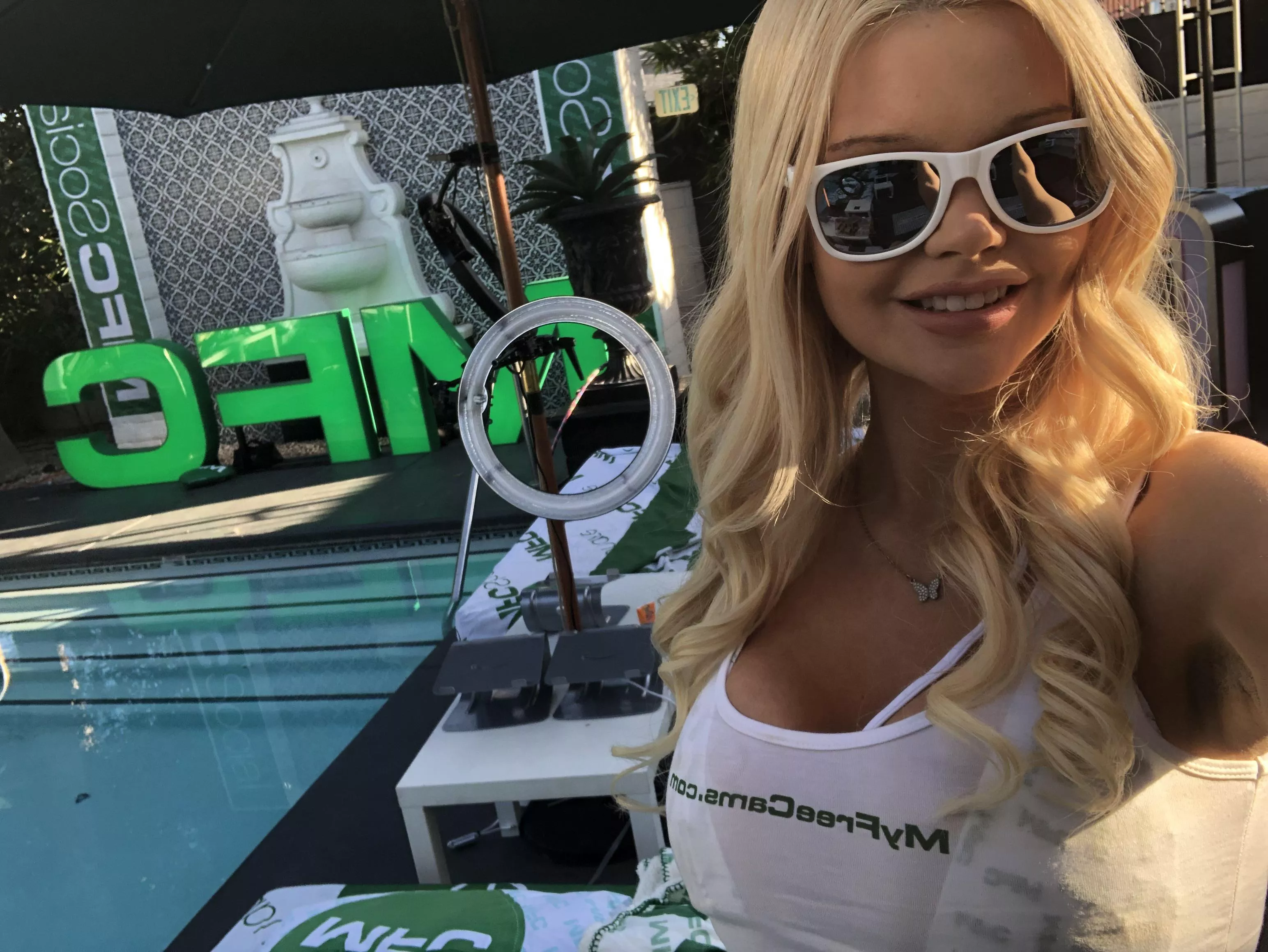 Will be signing on in a bit! Bookmark me to get notifications! 🔔