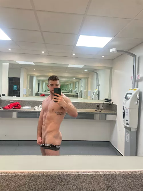 Wish I had another guy to suck my cock in the men's locker room