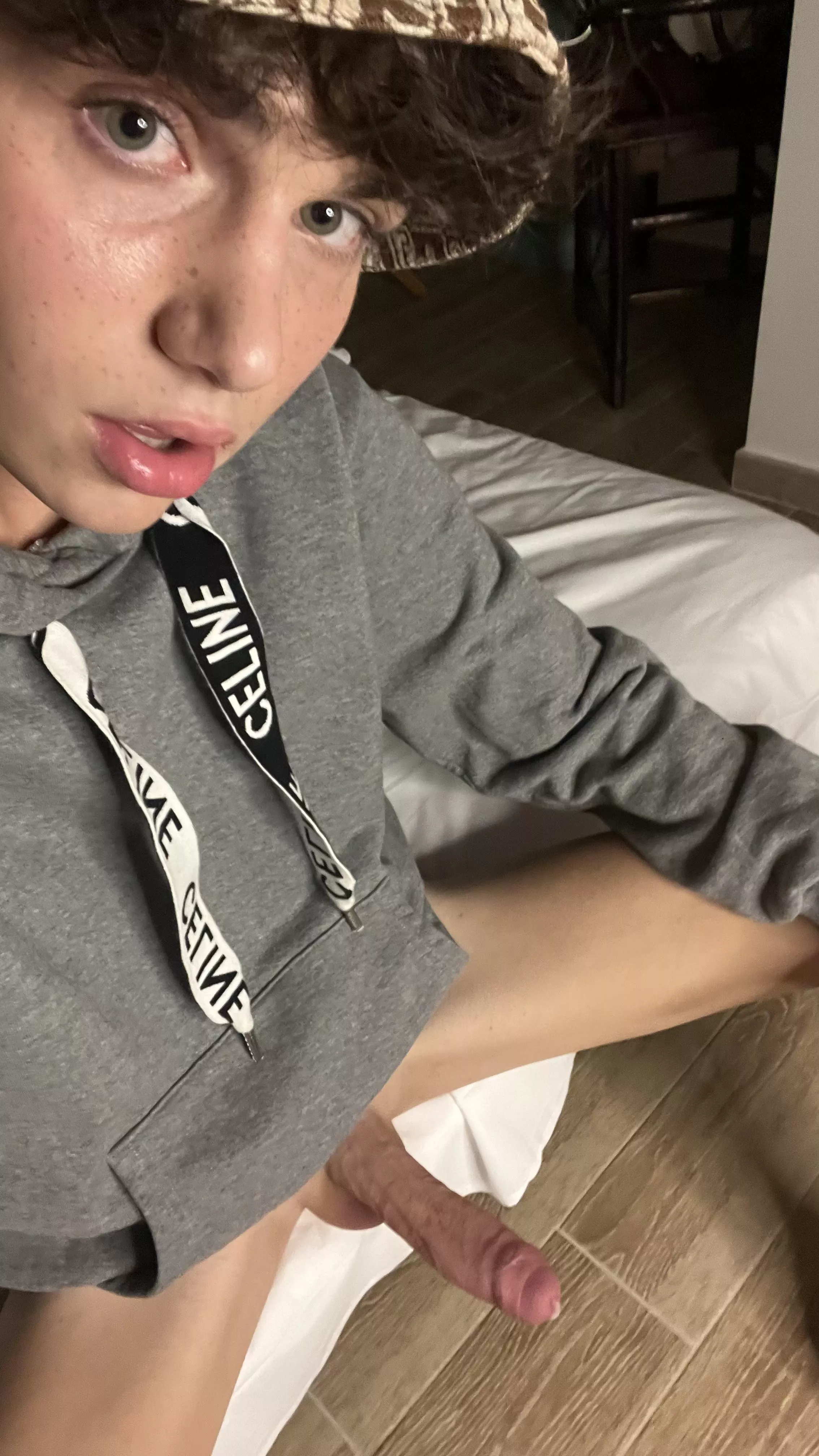 18 grab my dick asap