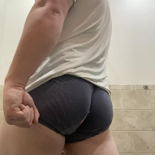 (21) my undies have a hole..