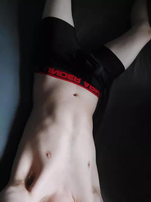 Anyone else get hard when their roommates walk around naked?