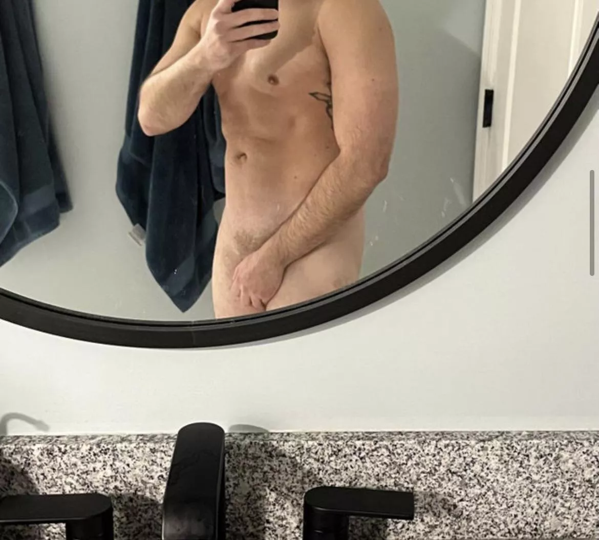 Crushed arms now in need of a shower buddy, any takers? 💦 [m]