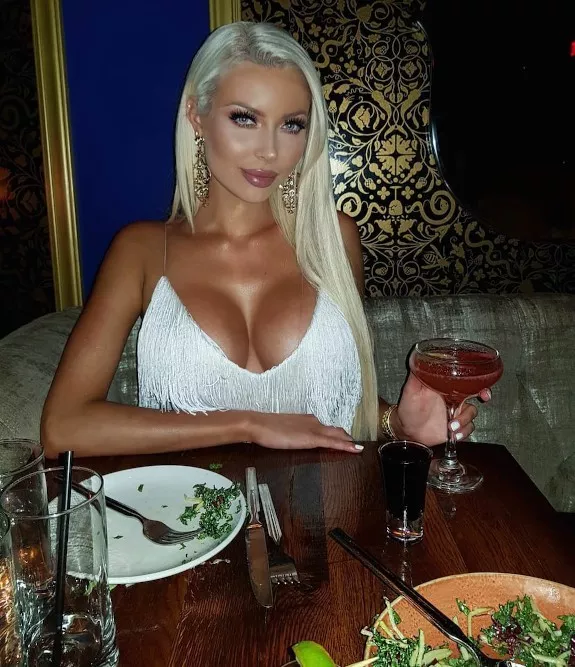 Dining Bimbo Fuckdoll