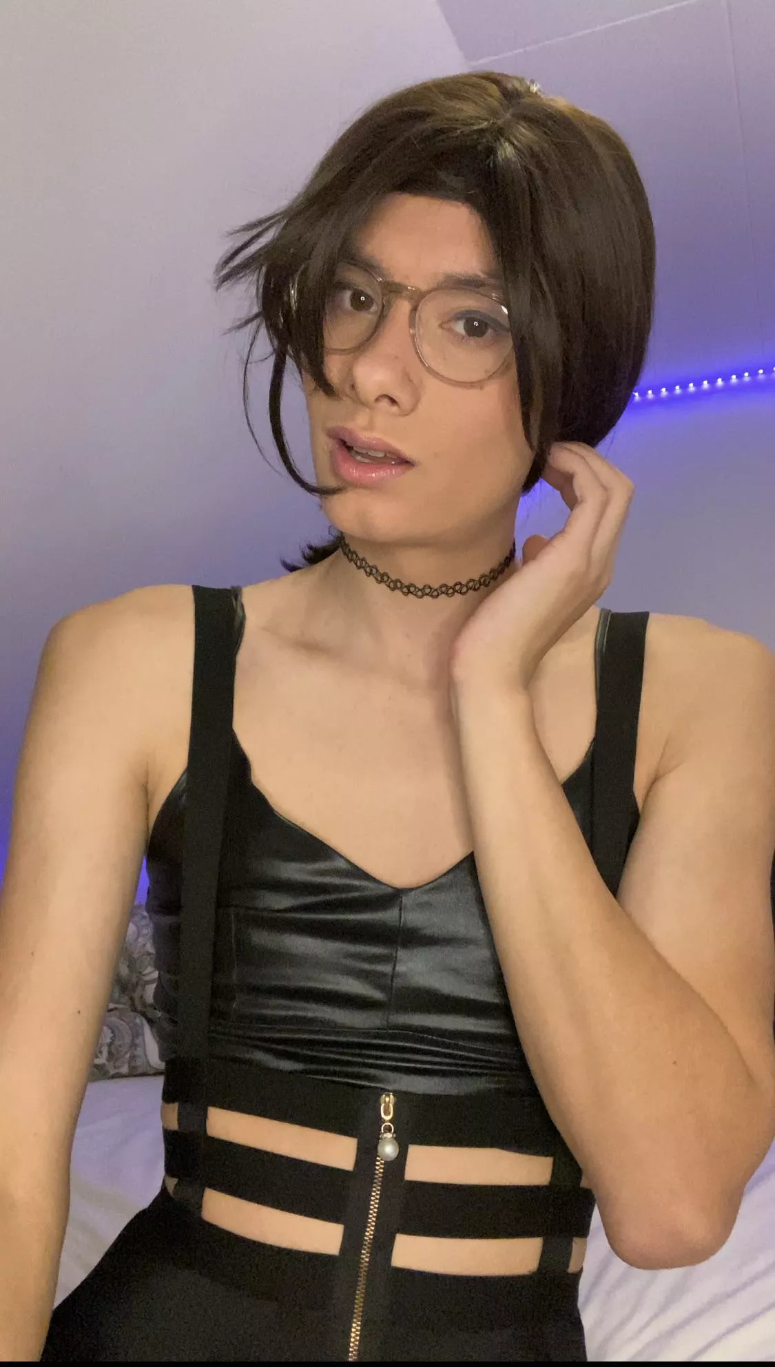 Do u think my new glasses looks good on me? ☺️