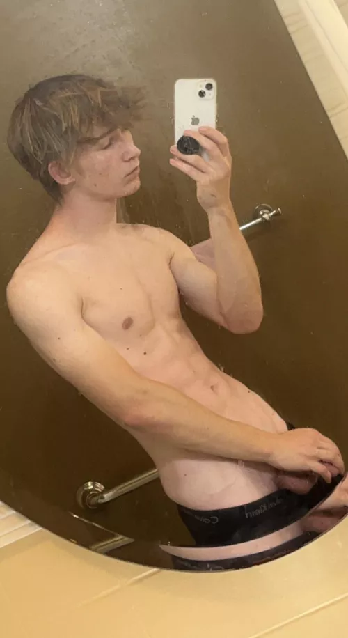 Does anyone need a personal twink😜?
