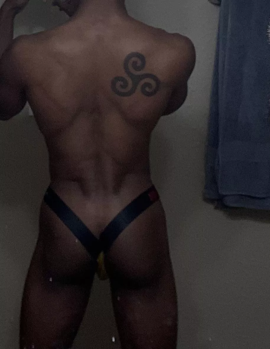 Figured I should post the back as well 😏🍑