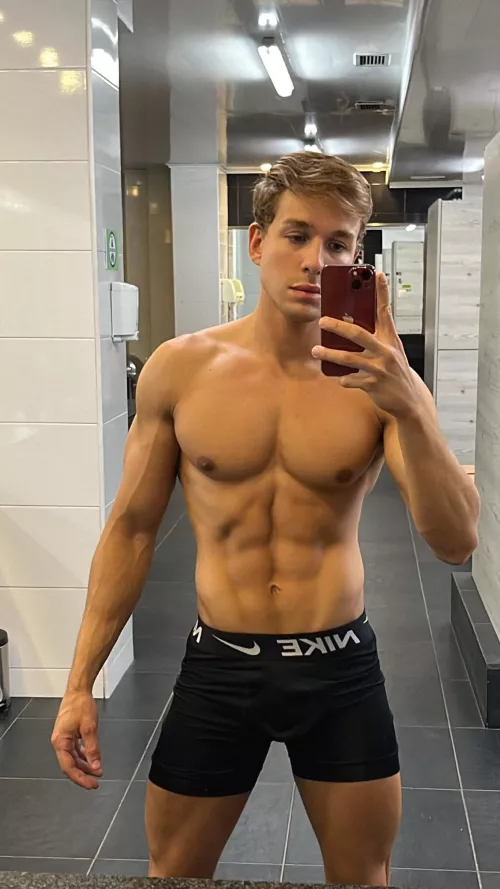 Finished my week guys💪🏻🔥 what u up to for the weekend?