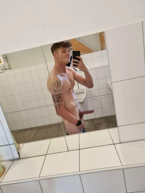 Horny at work 👨‍🔧