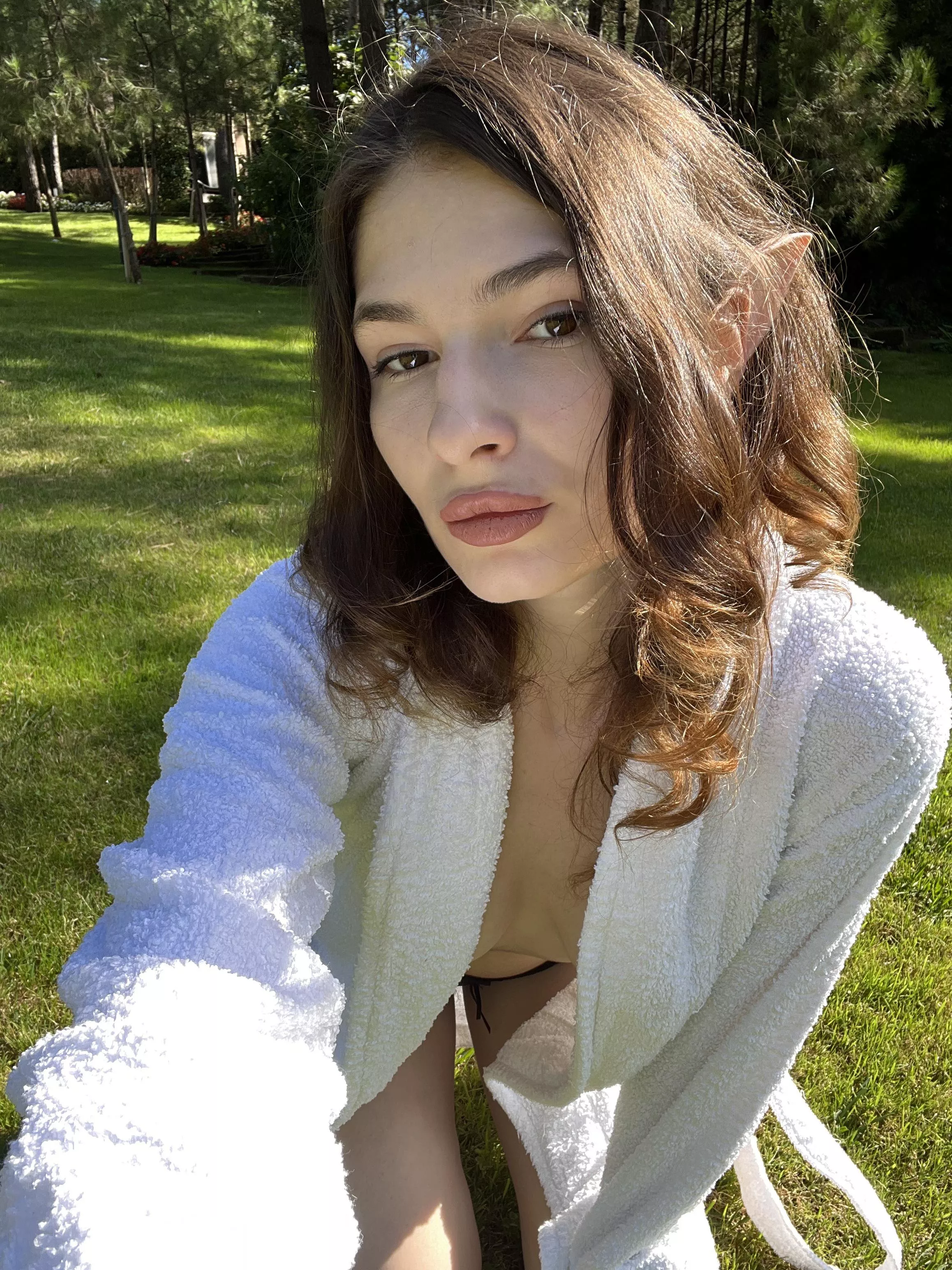 I can show how flexible my body can be in the dance movement in my bed