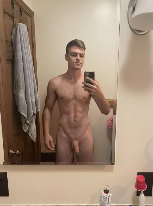 I don’t need a pen and paper to draw attention 😏