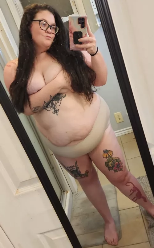 i still can't believe how much hair I have left after my undercut and after like 2 weeks it's already almost an inch long 🥴