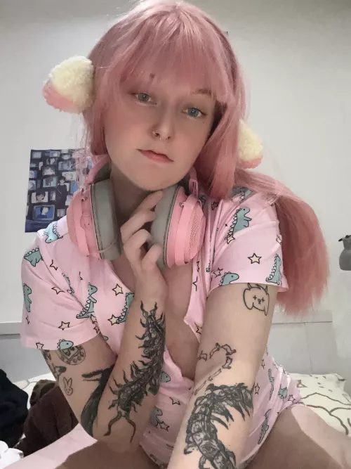 I'm not so good at this game, will you help me out anon? :3 [F]