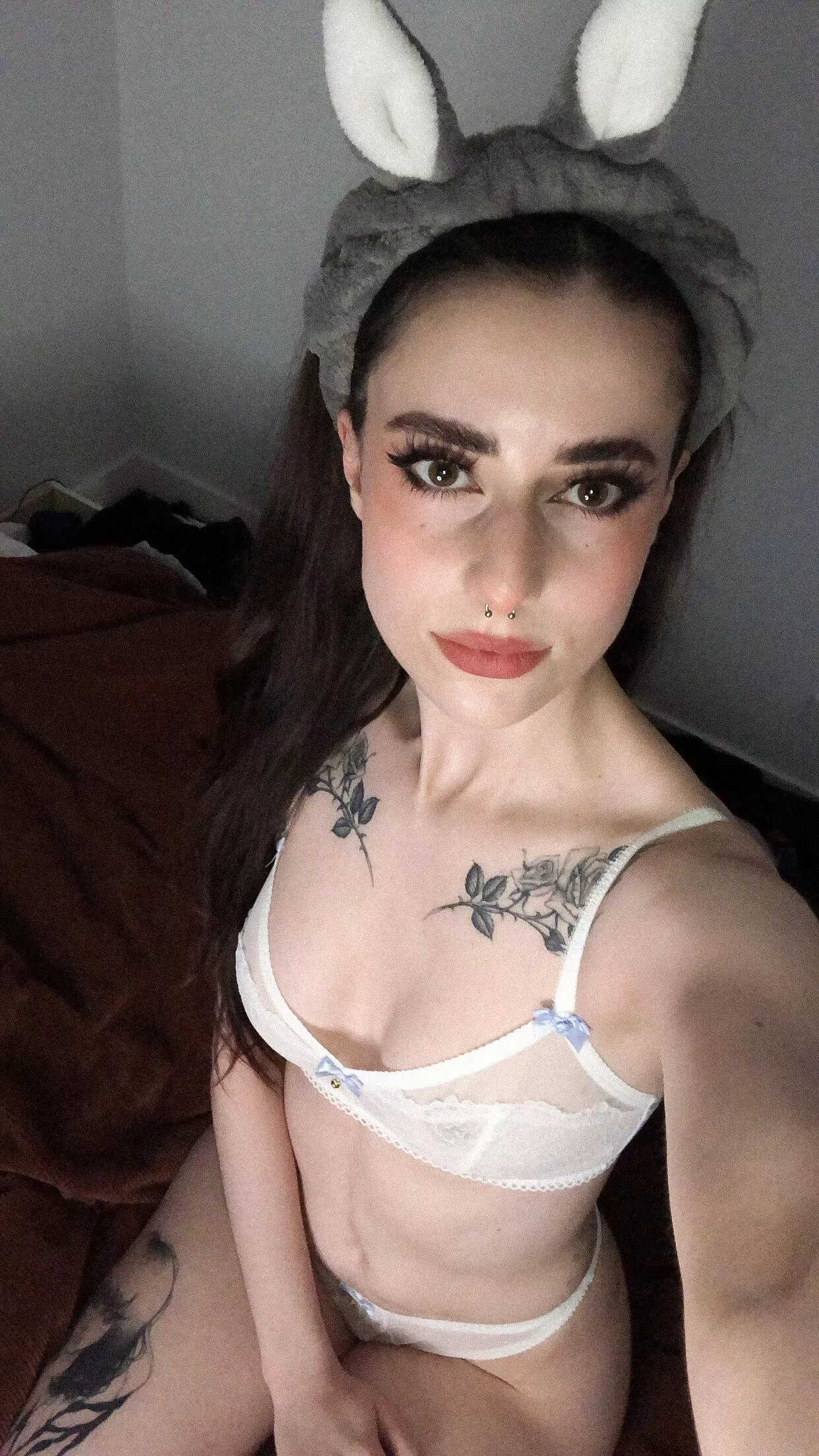 [img] just a smol tummy 😳