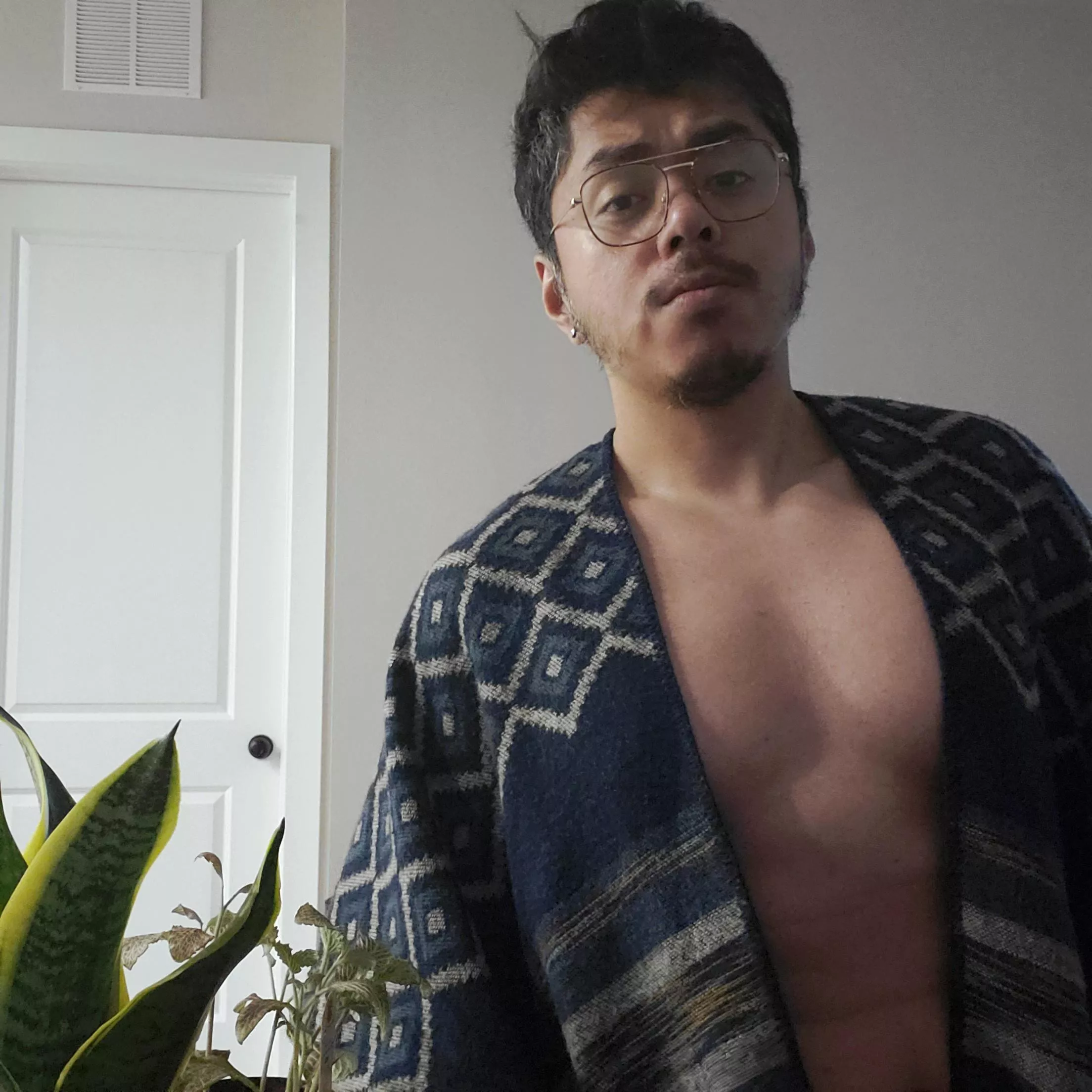 Quarantine selfie, alawys jsut shirtless wrapped in a blankie~ ƒ