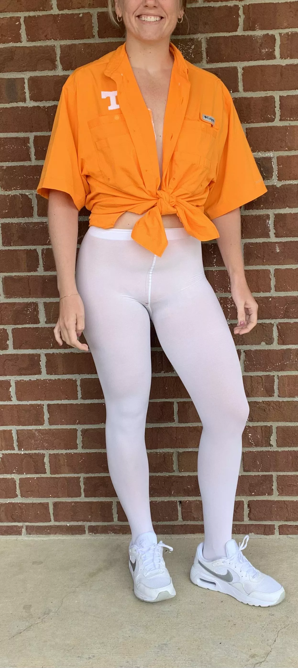 Ready [f]or game day!! Lets go big 🍊🍊!