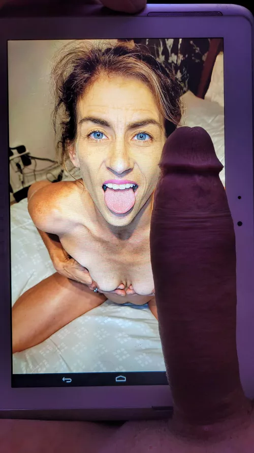 She personally asked me for a trib. Would love to fuck her in Real Life 🔥🍆