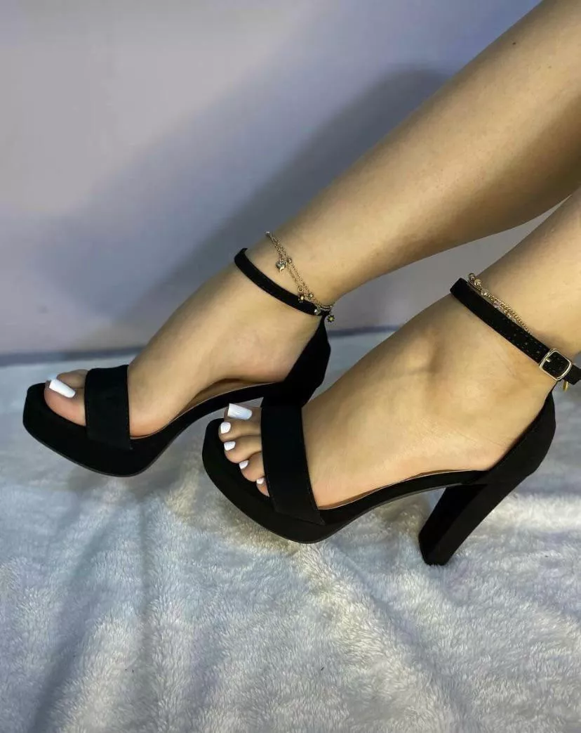 Should I bring back the white toes? (They are red now)