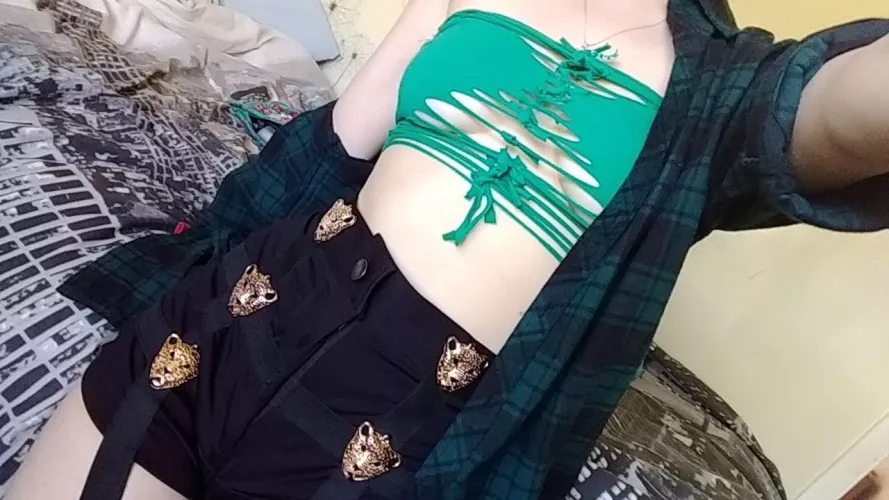 Super old photo, if I find this top I'll post an update now I'm several cups larger. 😹😇