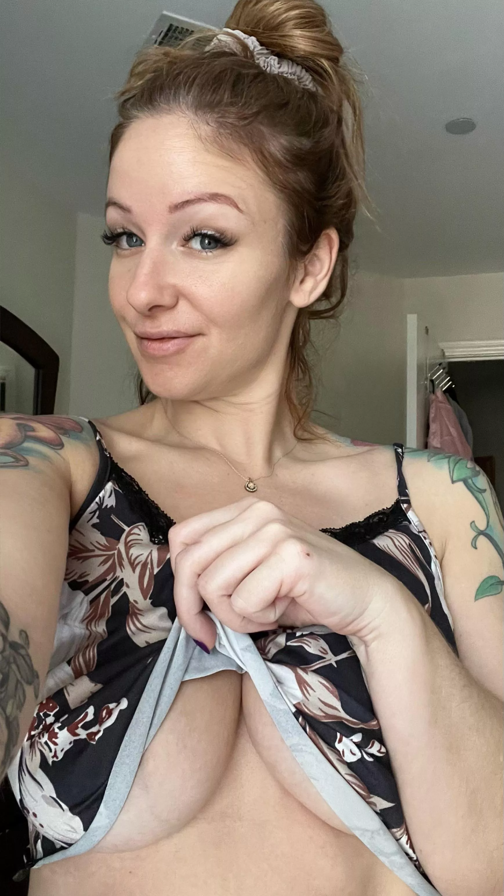 Tell Mommy good morning 🥰