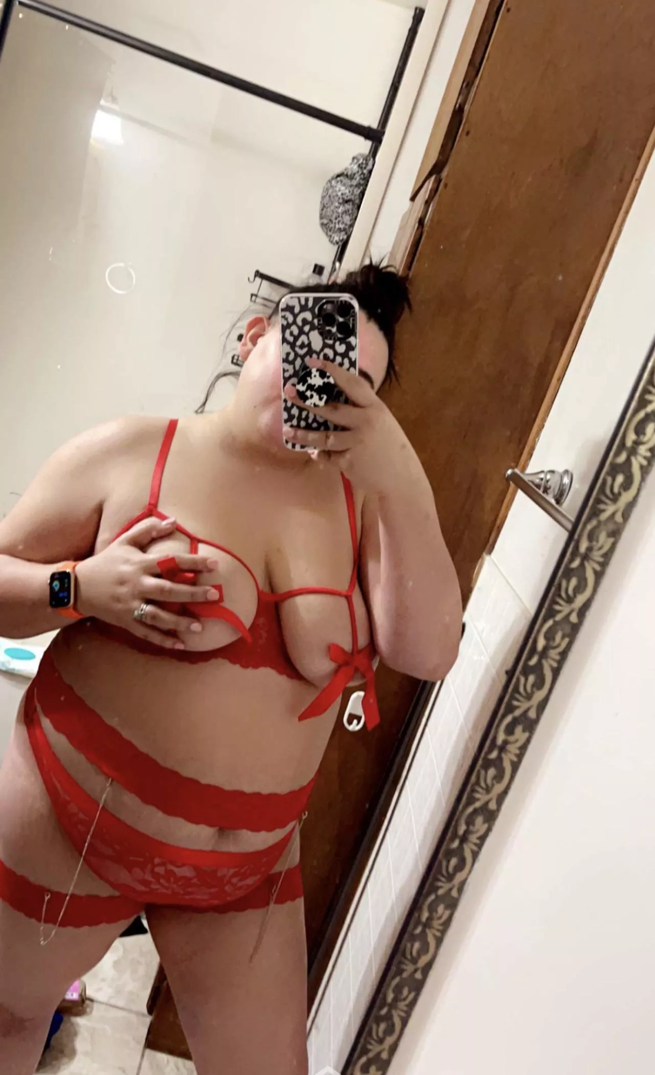 This is how i greet your man when he gets here. Then i drop to my knees for him because you won’t 😘