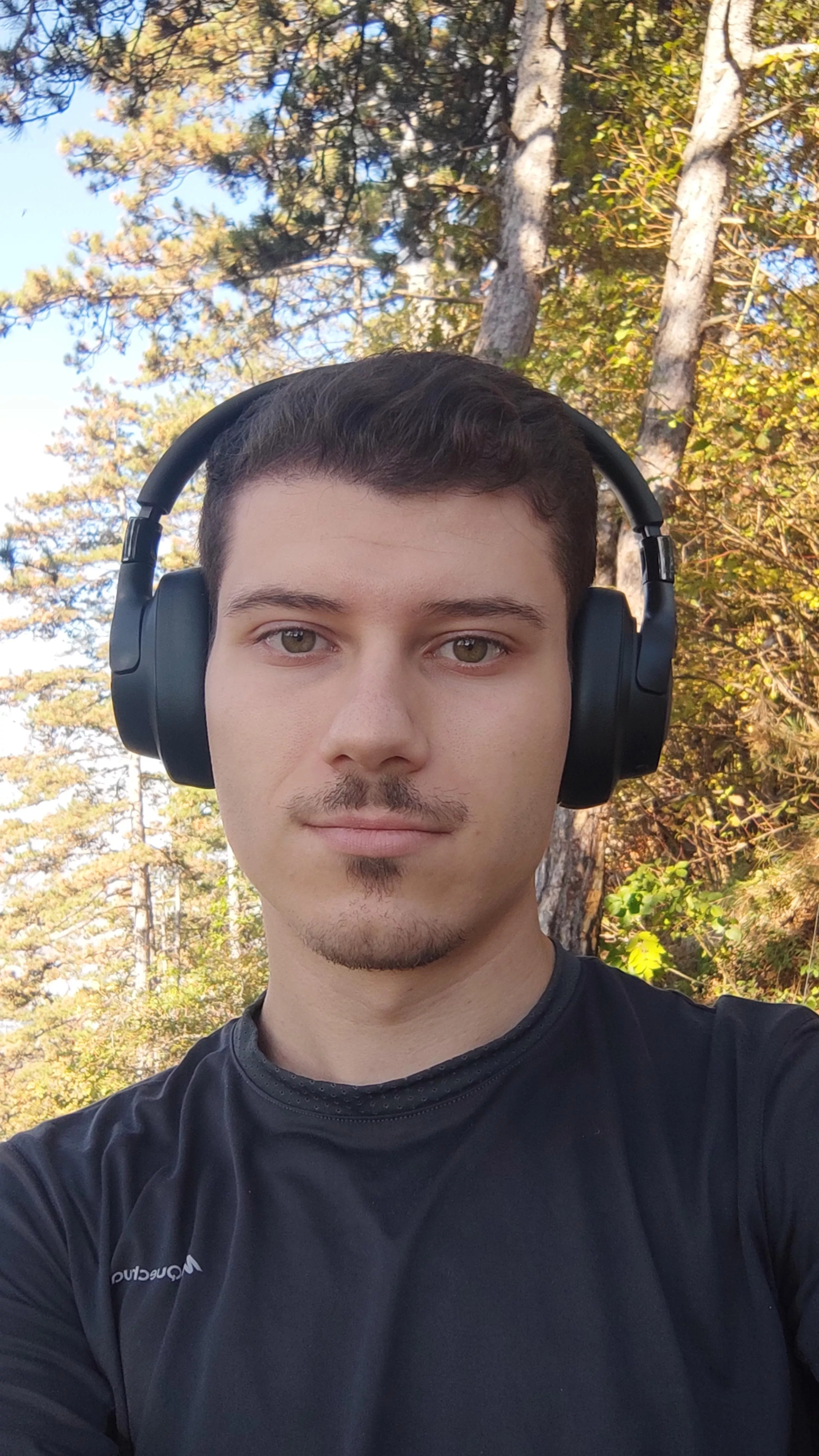 Took my headphones, camera and a book, went hiking and spent 4h on the mountain reading and enjoying the view 😌