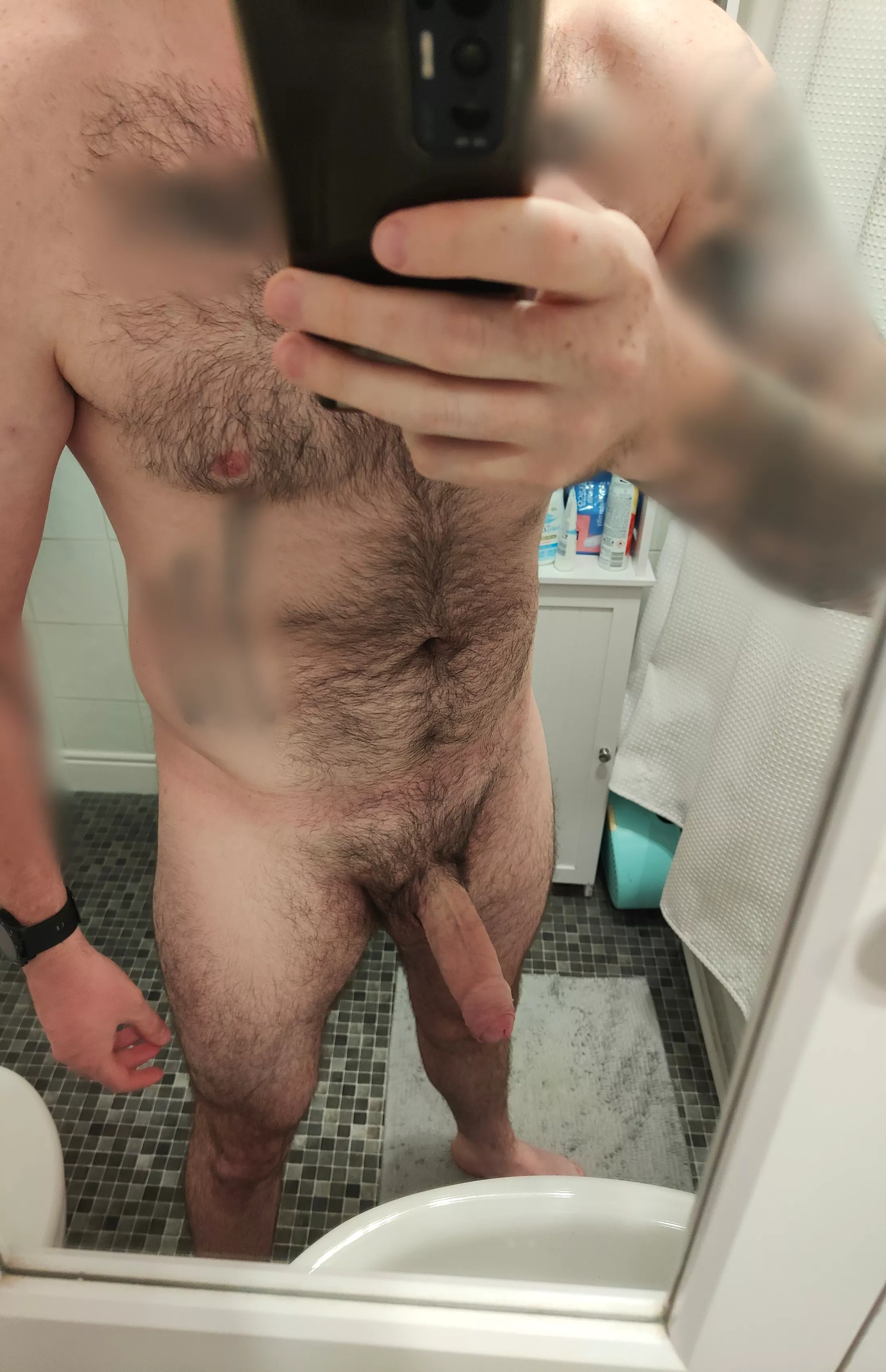 All 6ft5 of me. That's my height, not my dick size - I know guys on here exaggerate but come on...