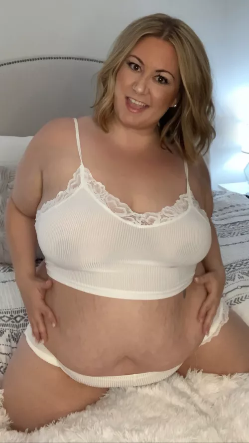 Are you going to come back to bed with me? 😘😘