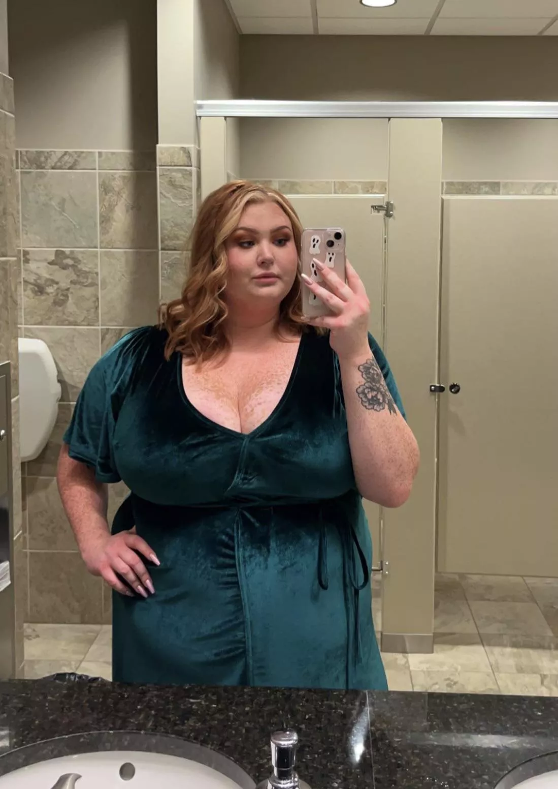 I always get fucked when I wear this to a wedding ;)