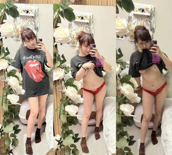 If I was your girl I’d flash you like this all day👅