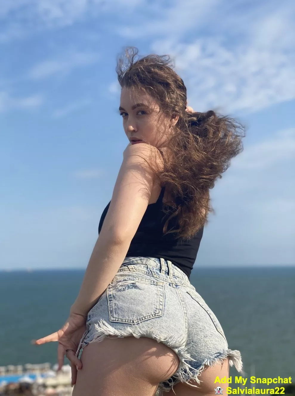 If you’re a buns eater, would you give my buns a taste? 😜