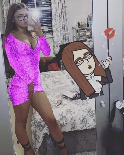 I’ve had so many messages about this 18 year old filthy chav whore. Everybody loves her