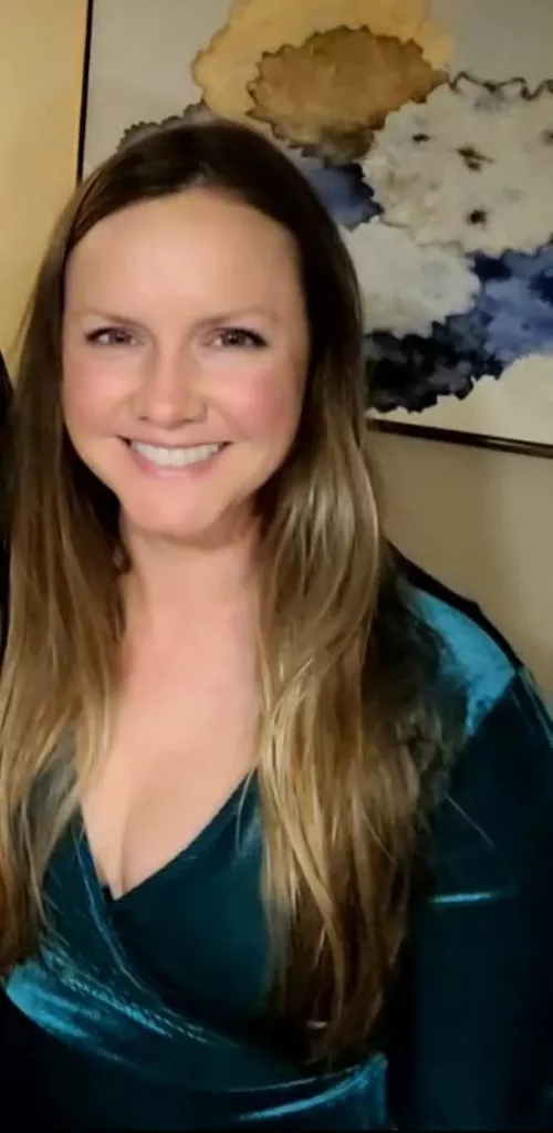 Looking for a long term bud to share my cute MILF with; mom of two and fun, innocent wife. DC area here ;)