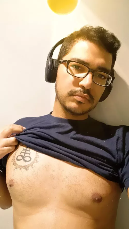 Took a break from gaming to give you this bad chest reveal lol