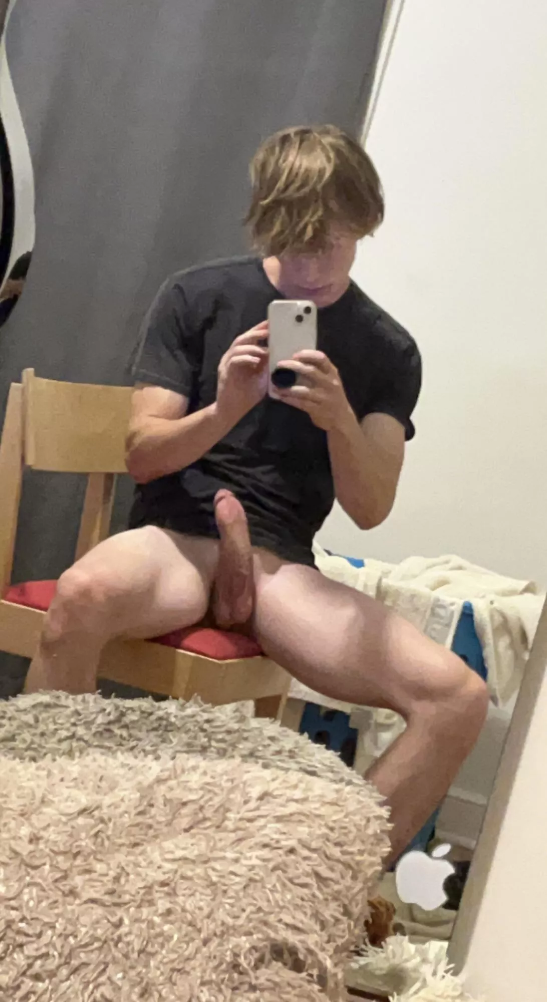 Wanna sit on me or should i sit on on you?😏