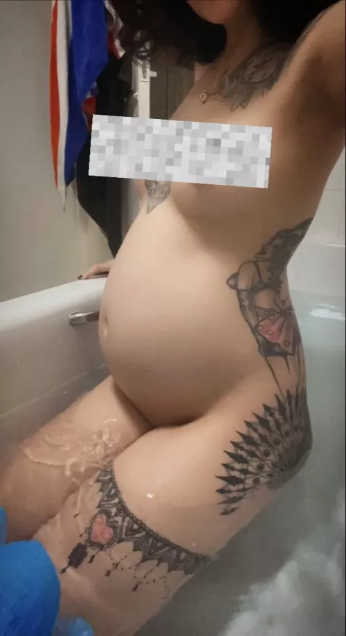 Who wants to rub my pregnant belly? I’m 22 weeks