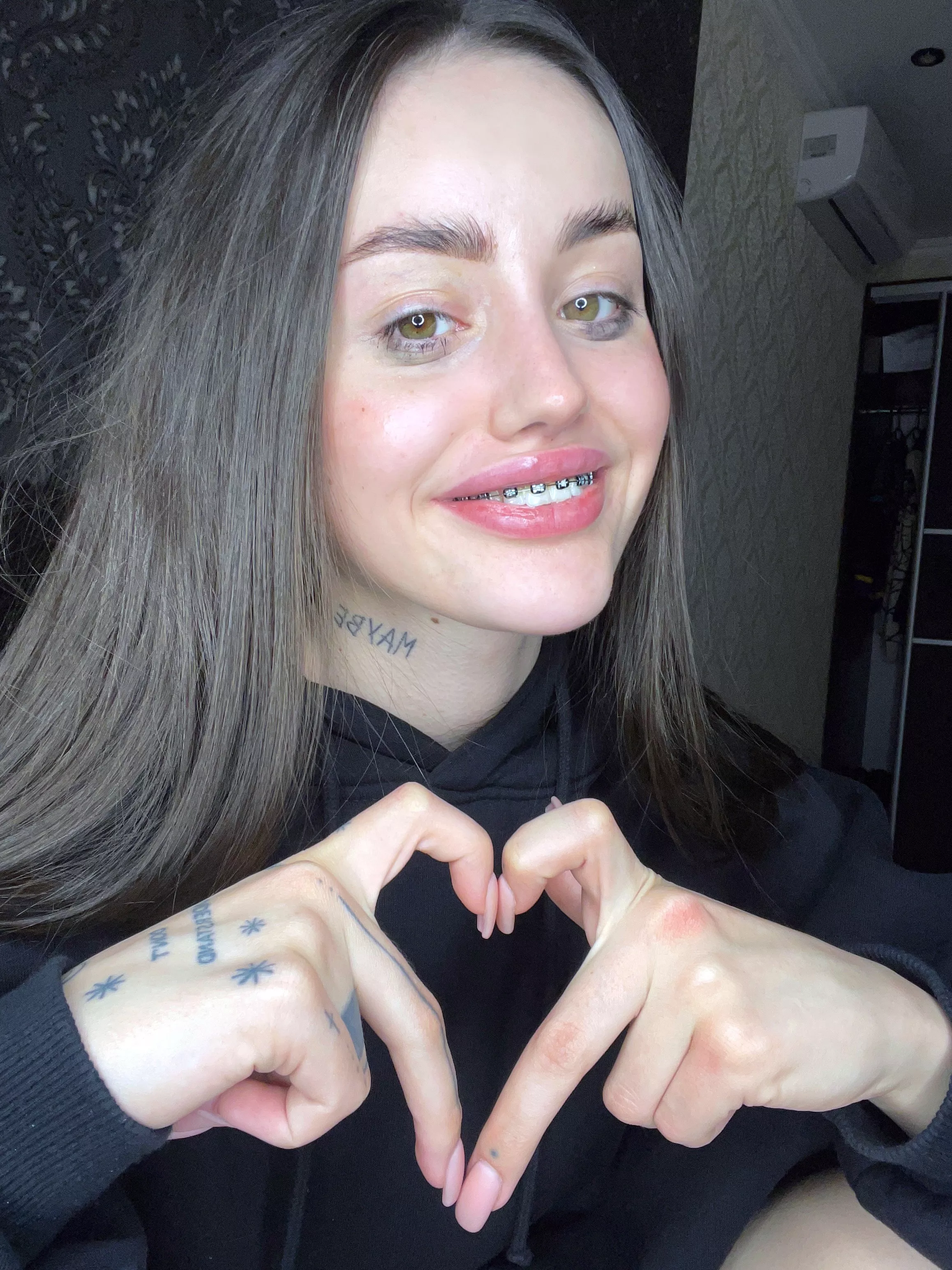 Will you smear my mascara like that when I give you a head?