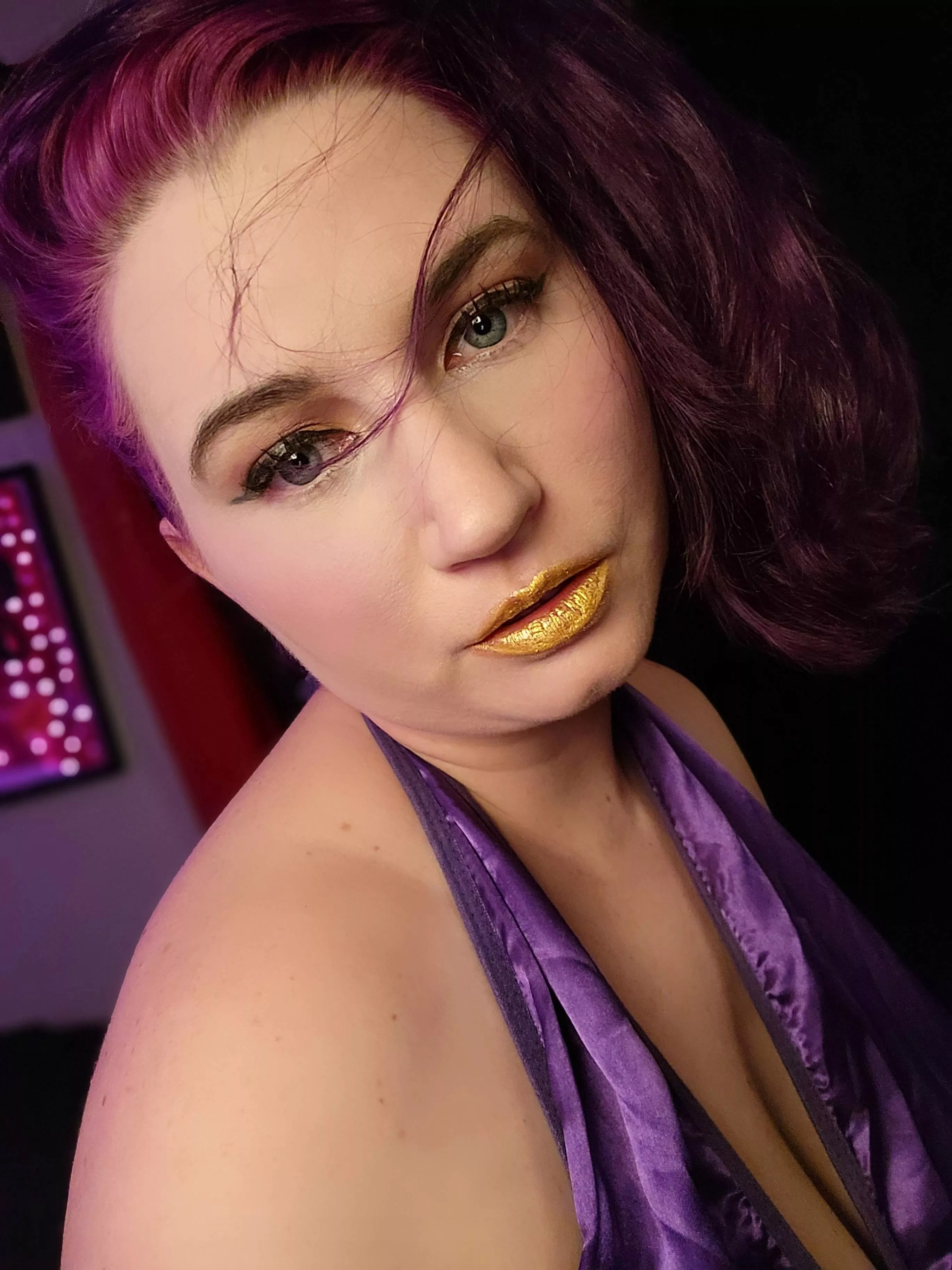 Would you tell me your wildest fantasy? It'll stay our little secret, I promise 🙊😈