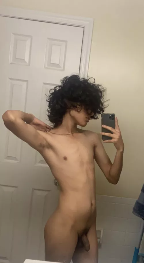 Anyone like small uncut Latino cut 🙈💜?