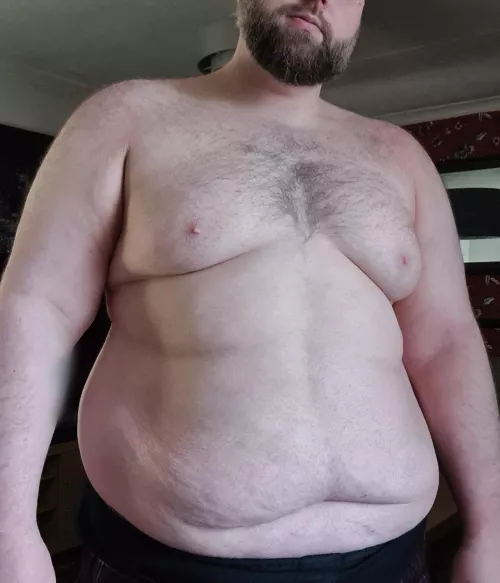 Big belly still take my shirt off like Nelly