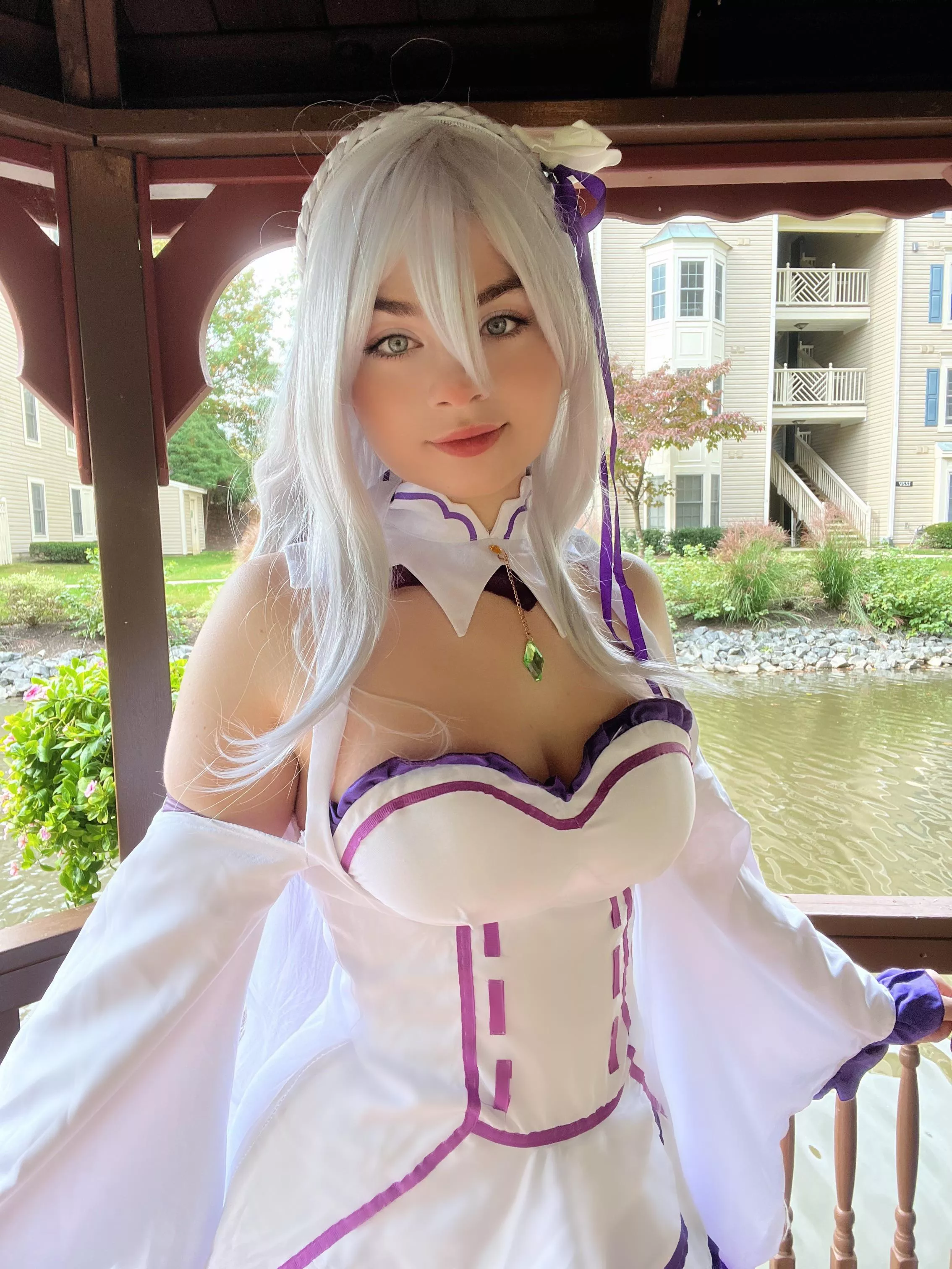 Emilia cosplay Re:Zero