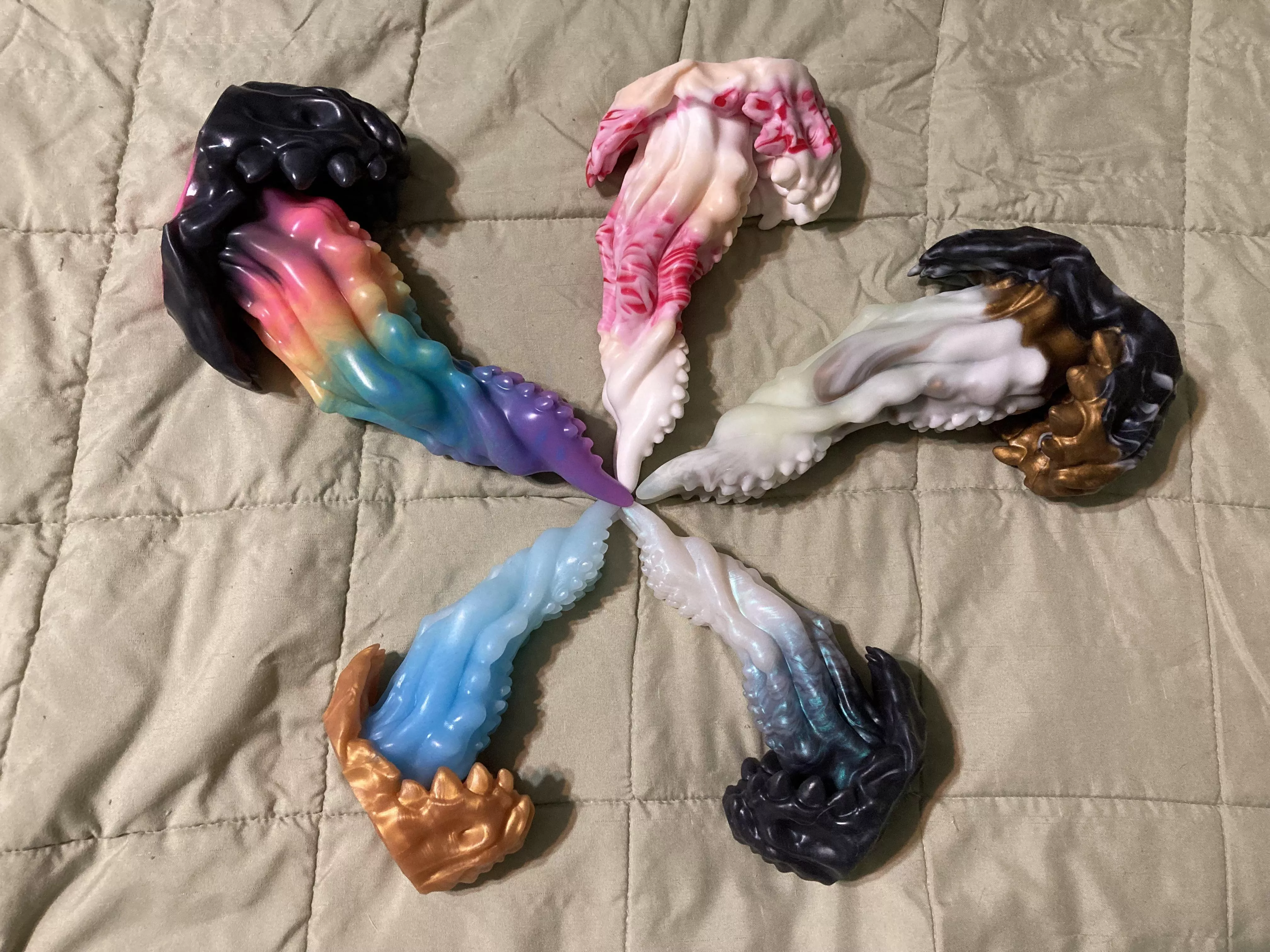 Happy Mawnday!! My Slavermaw collection grew over the weekend 🍓🍰