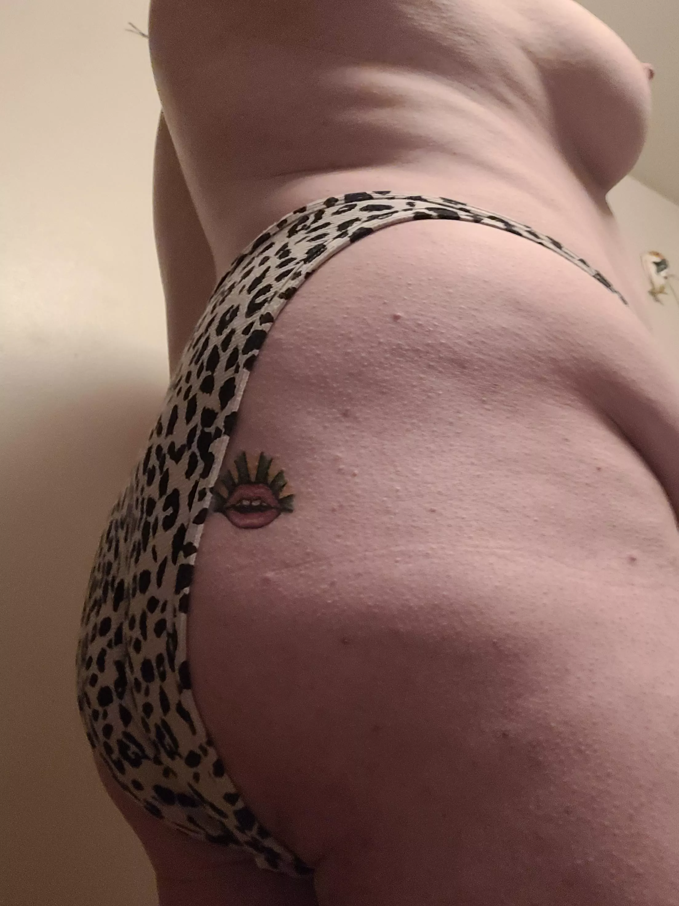 Happy Monday 😜 (F)