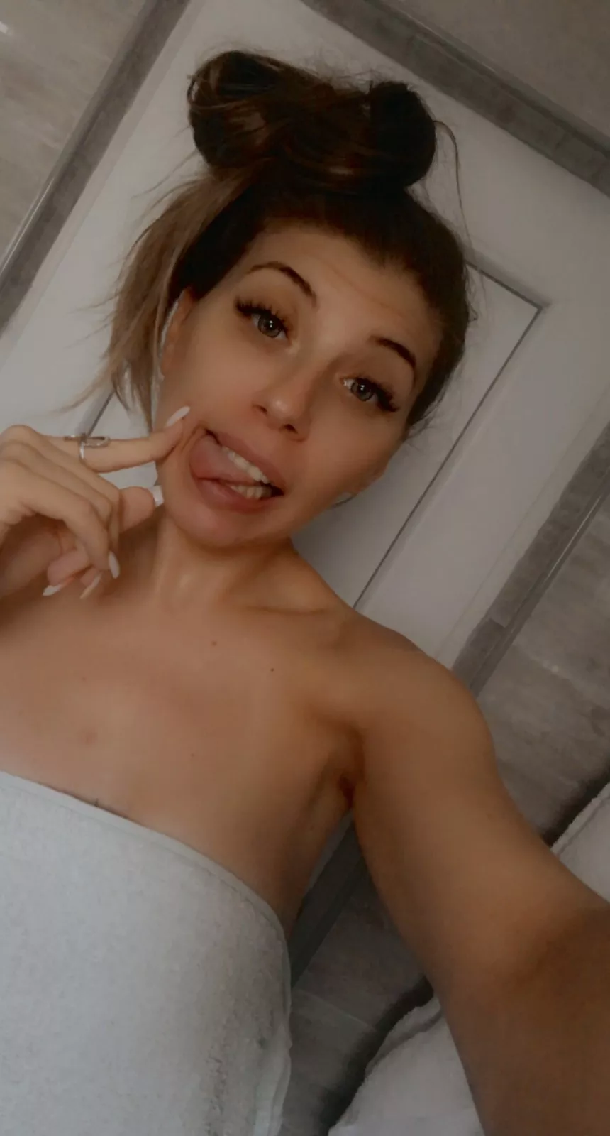 💚Hi babe, my name is Mia 🥰I am always in the mood for sexting 🔞 Friendly fetish💋Customs 😍 Dildo videos 😘Dick rate is FREE 👅🍆LINK is in the comment 🍌💦