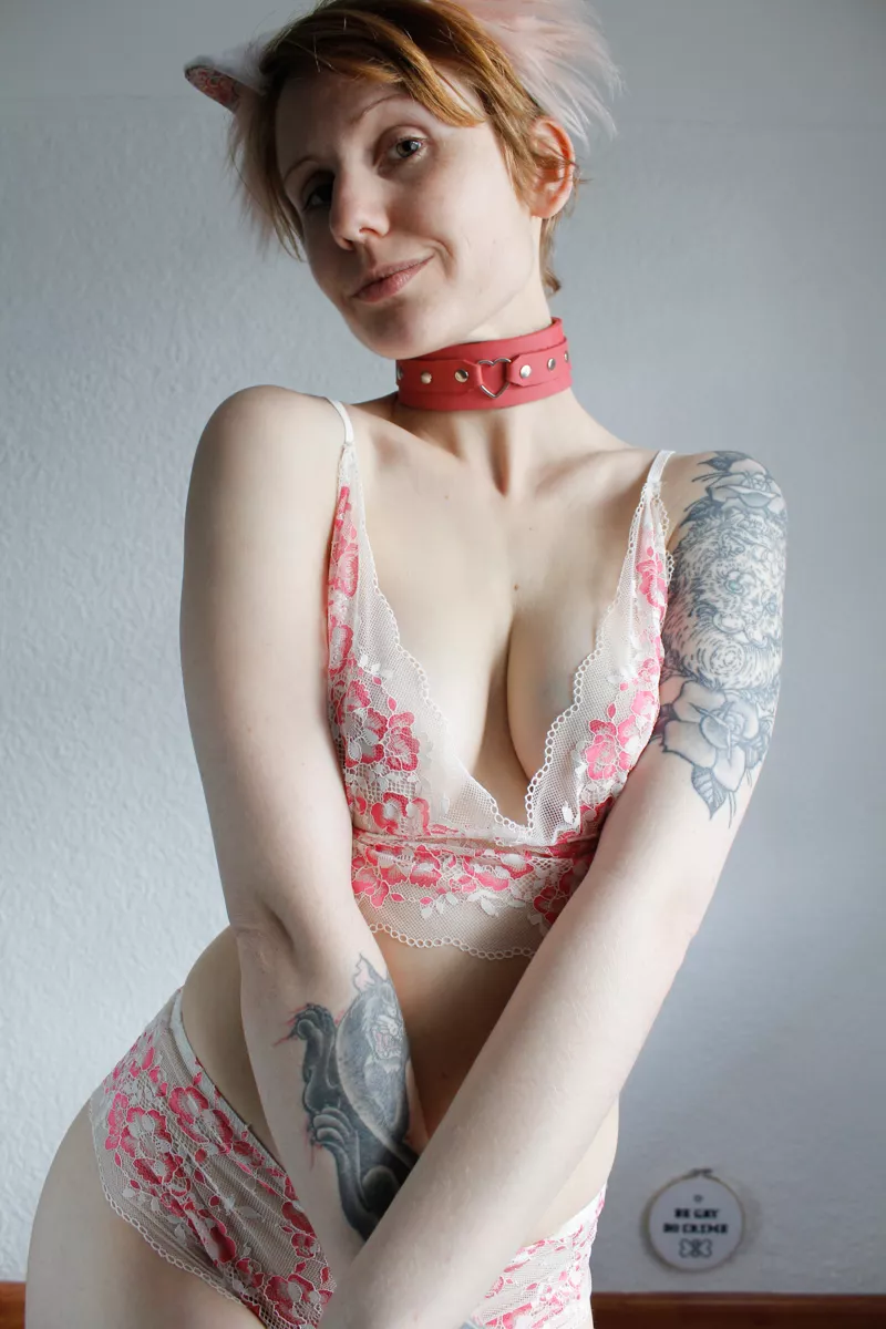 I may be androgynous af but I have a terminal case of liking cute things 🌸