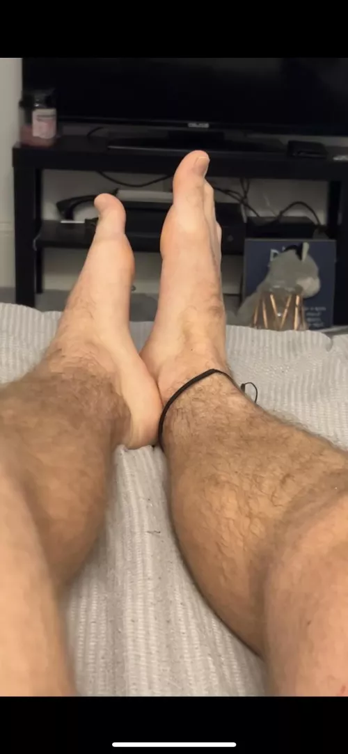 I need someone to worship my feet while I empty their bank account