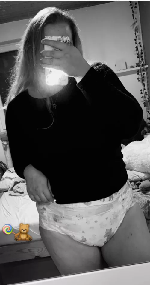 I’m daddy’s little one hihi🧸🍭🍼✨