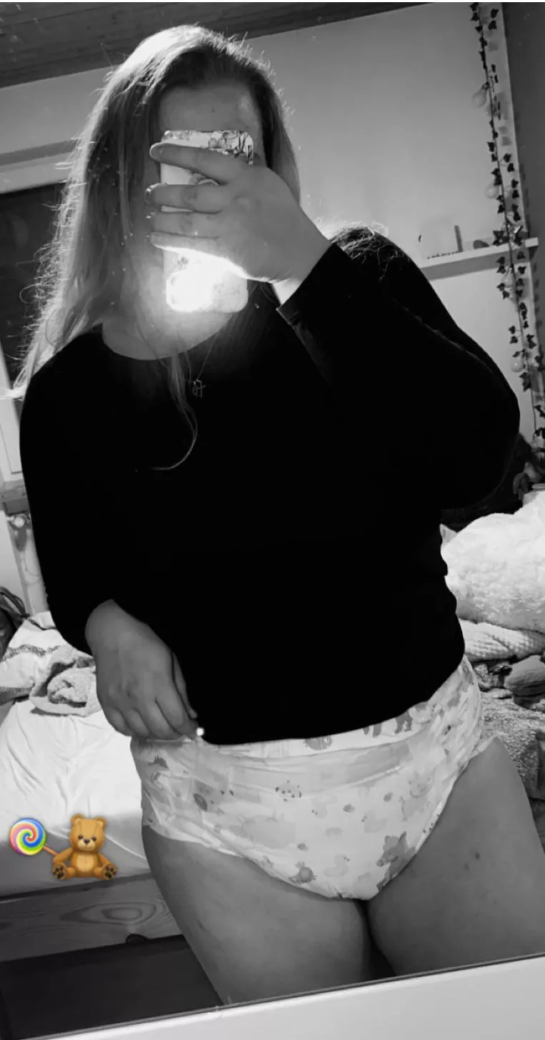 I’m daddy’s little one hihi🧸🍭🍼✨