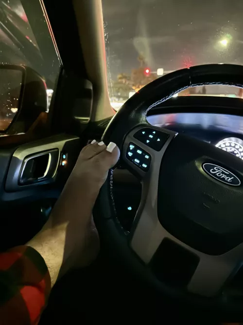 Love driving w my foot 😍❤️