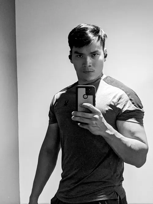 me pretending to look straight so family won't be suspicious lol