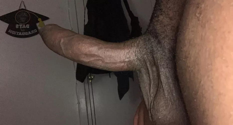 need a thick femboy with wide hips that i can ram my cock in